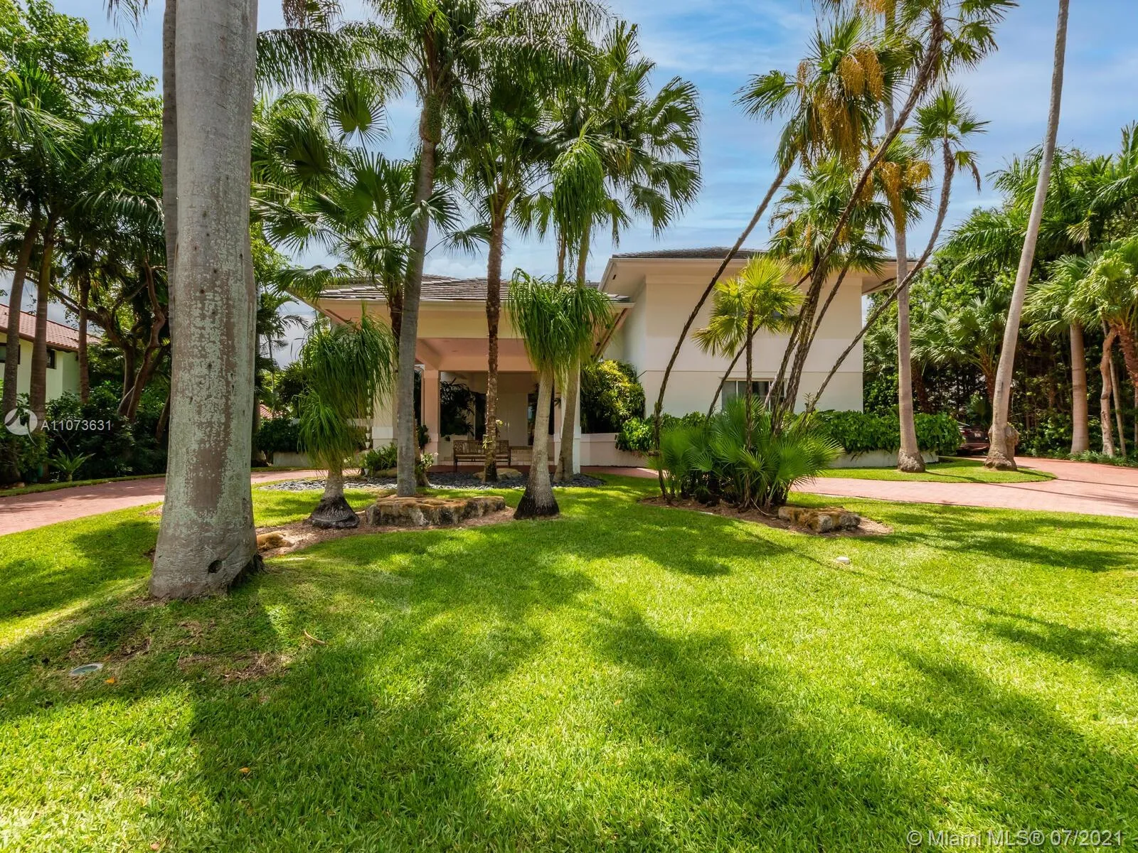 5 bedroom 5 bath for sale at 170 Isla Dorada Blvd, Coral Gables FL 33143