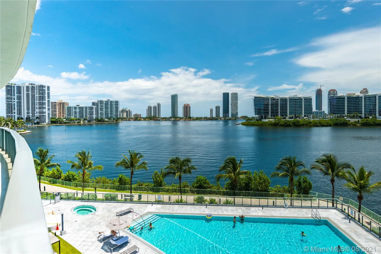 3300 NE 188th St # 415, Aventura FL 33180