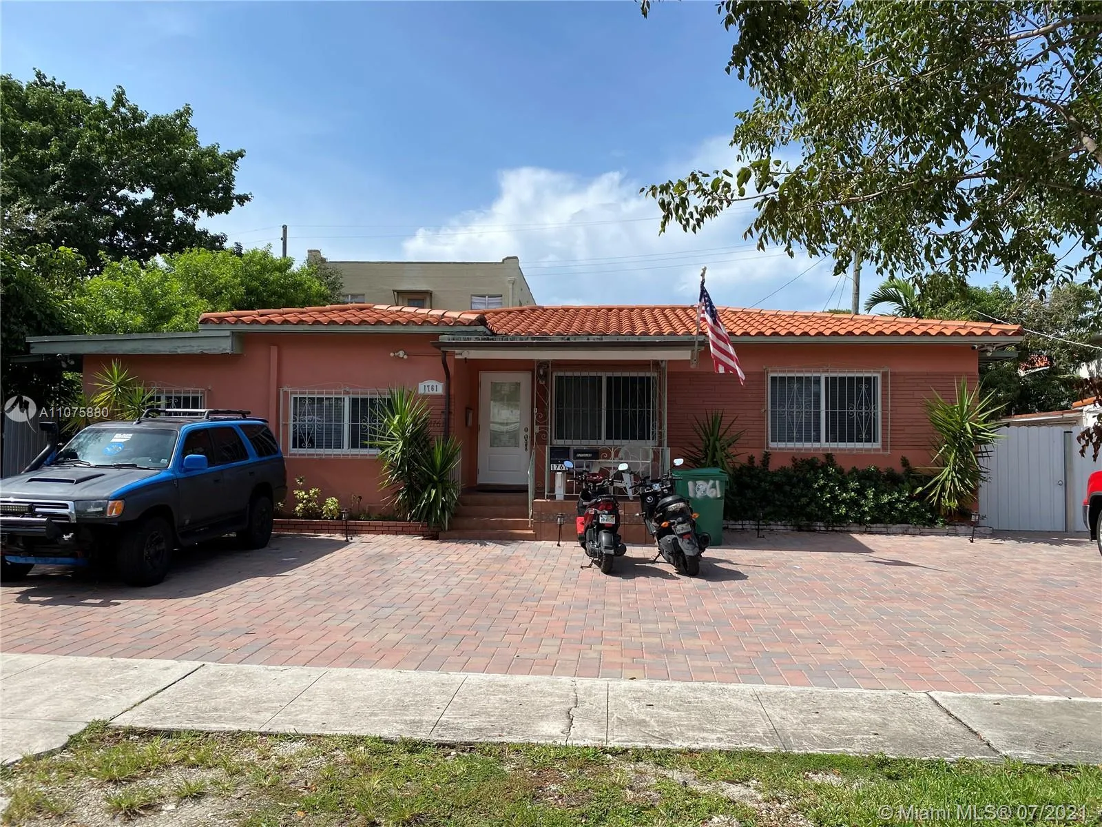 1761 SW 14th St, Miami FL 33145