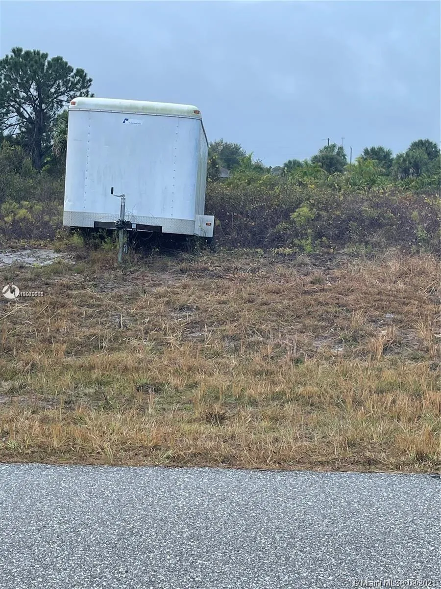 13321 Blake Dr, Port Charlotte FL 33981