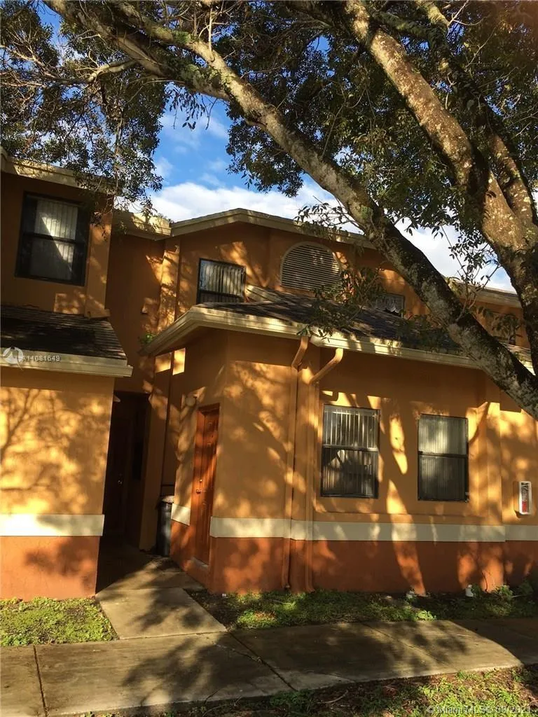 2501 NW 56th Ave # 14, Lauderhill FL 33313