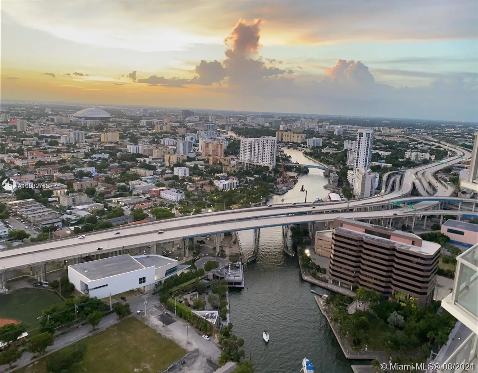 185 SW 7th St # 3502, Miami FL 33130