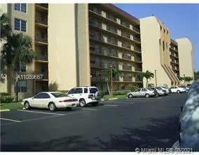 2 bedroom 2 bath for sale at 3100 W Rolling Hills Cir # 710, Davie FL 33328