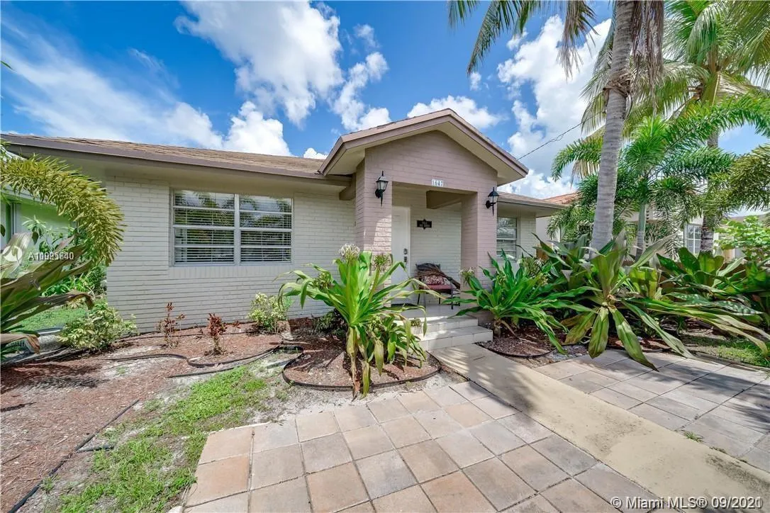 1647 Van Buren St, Hollywood FL 33020