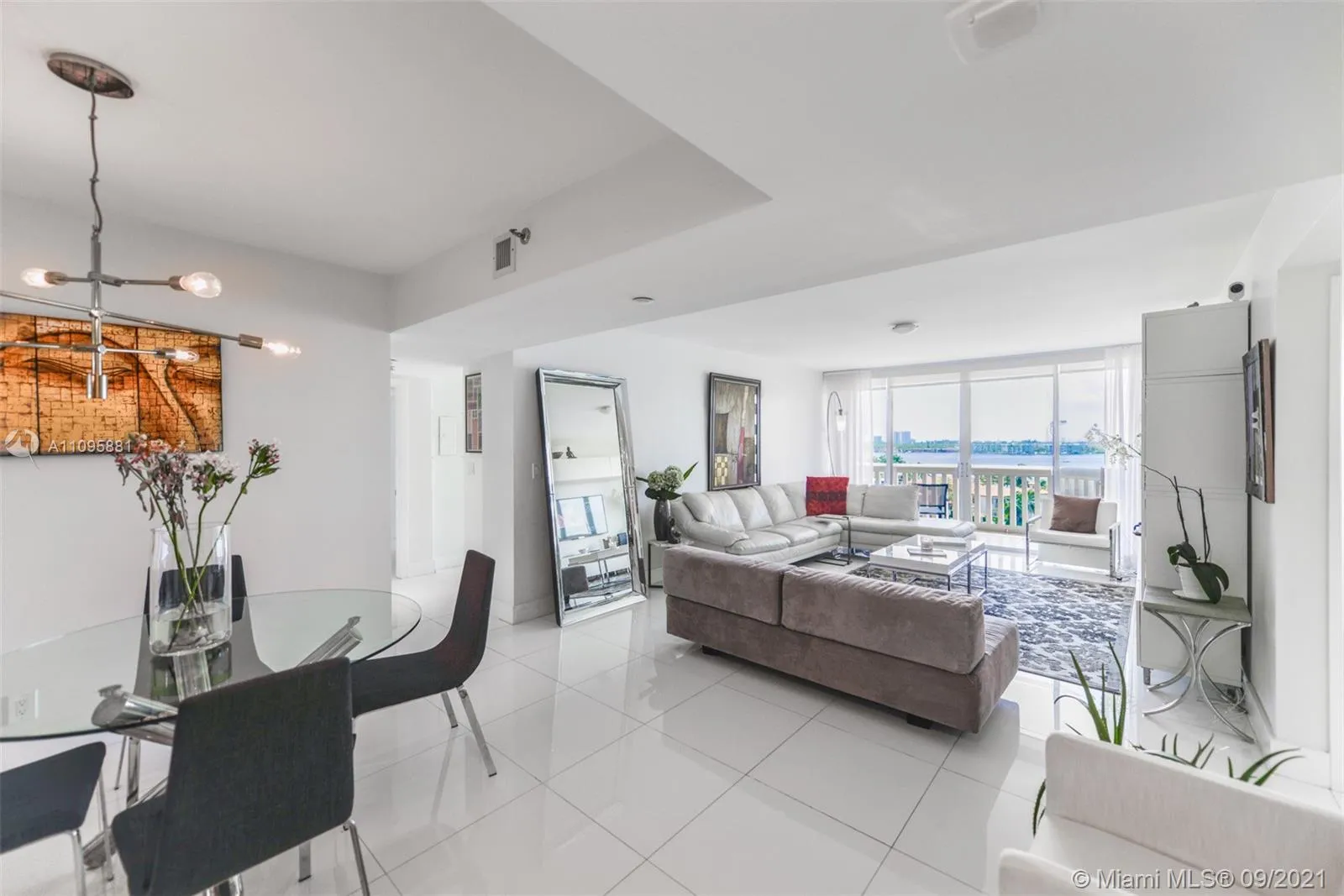 1000 W Island Blvd # 812, Aventura FL 33160