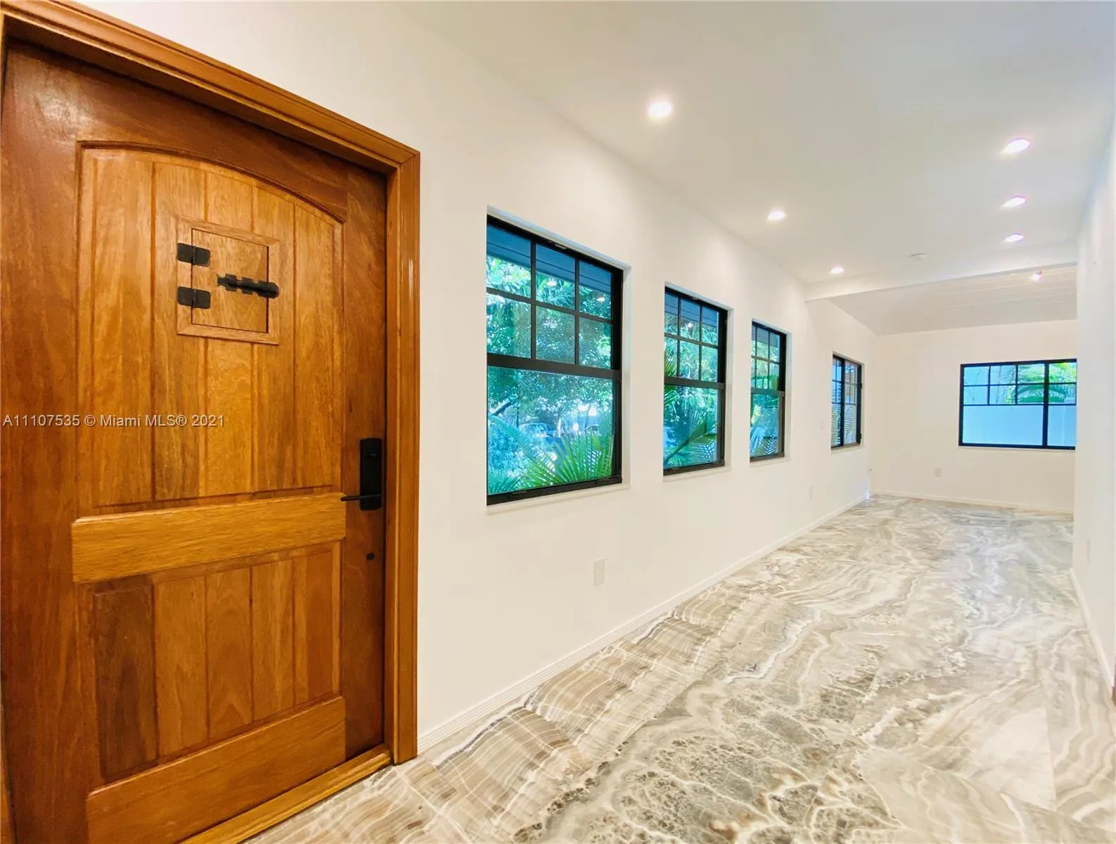 242 Meridian Ave, Miami Beach FL 33139