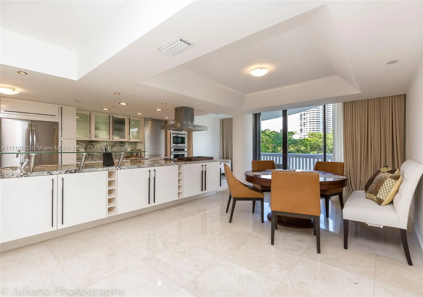 3000 Island Blvd # 5, Aventura FL 33160