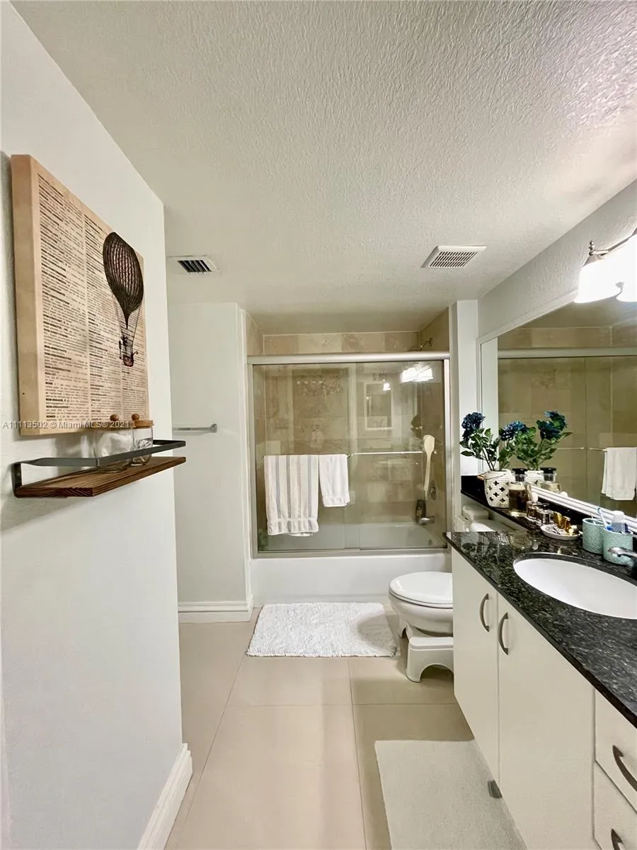 1625 Kennedy Cswy # 704D, North Bay Village FL 33141