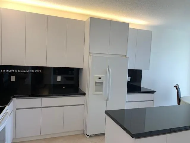 3 bedroom 2 bath for sale at 10730 NW 66th St # 108, Doral FL 33178