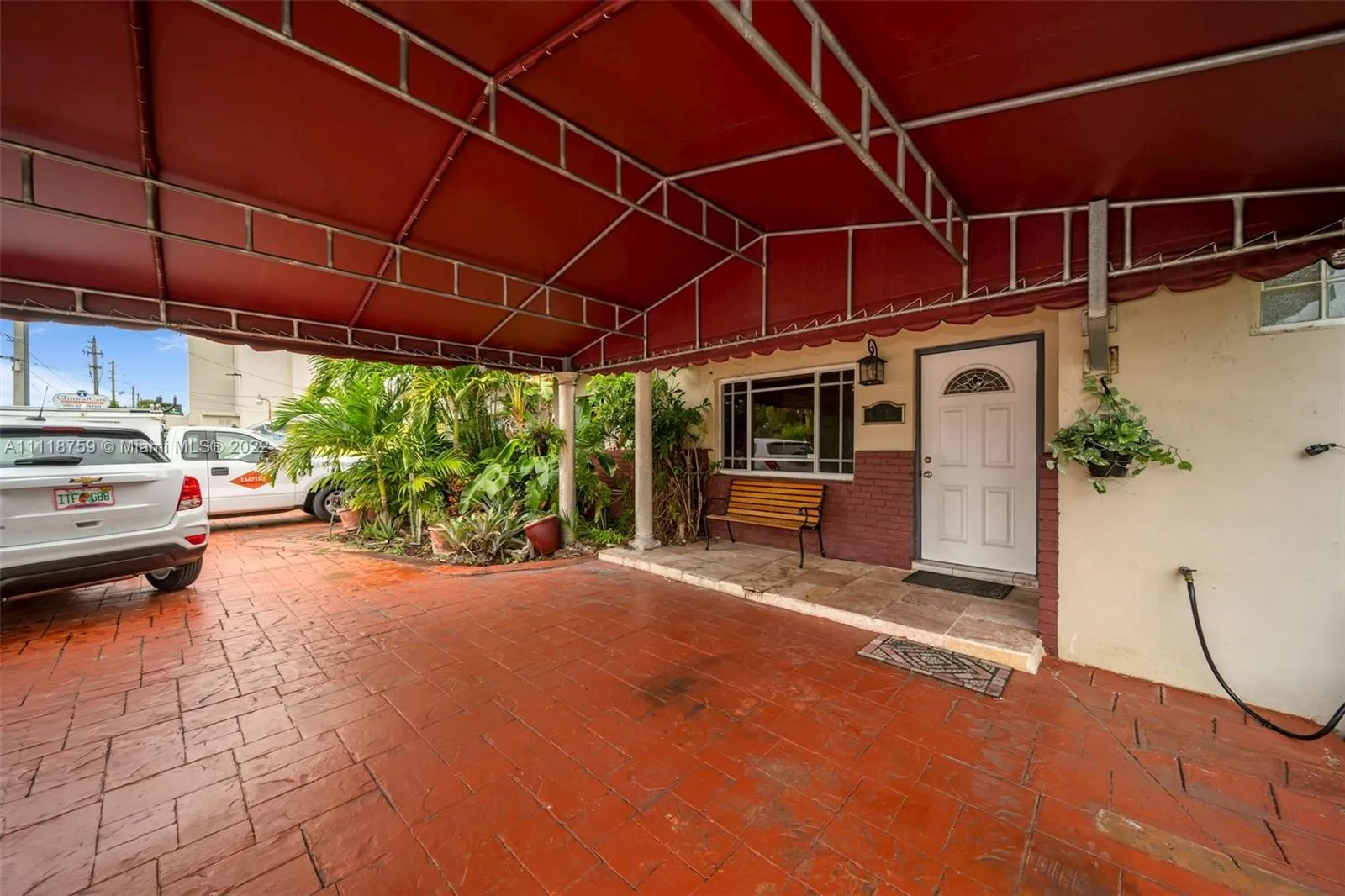 4715 W 8th Ave, Hialeah FL 33012