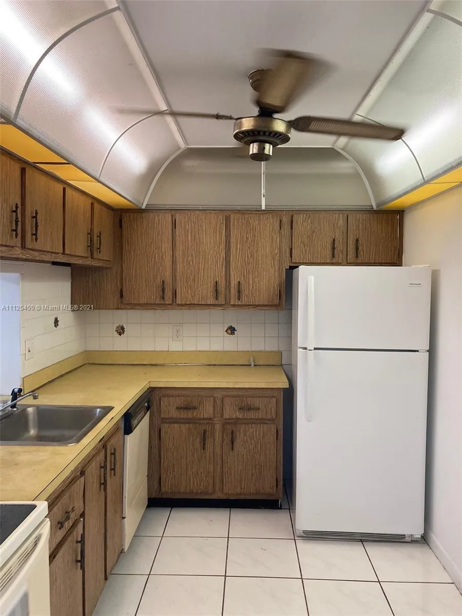 2800 NW 56th Ave # G207, Lauderhill FL 33313