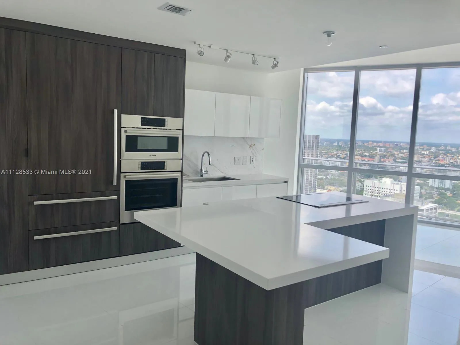 851 NE 1st Ave # 4210, Miami FL 33132