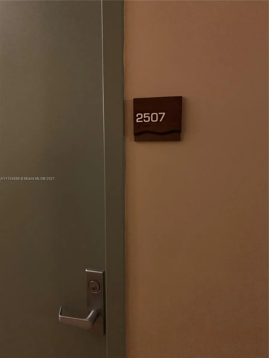 50 Biscayne Blvd # 2507, Miami FL 33132