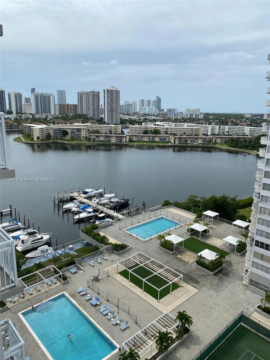 2 bedroom 2 bath for sale at 18061 Biscayne Blvd # 1701, Aventura FL 33160