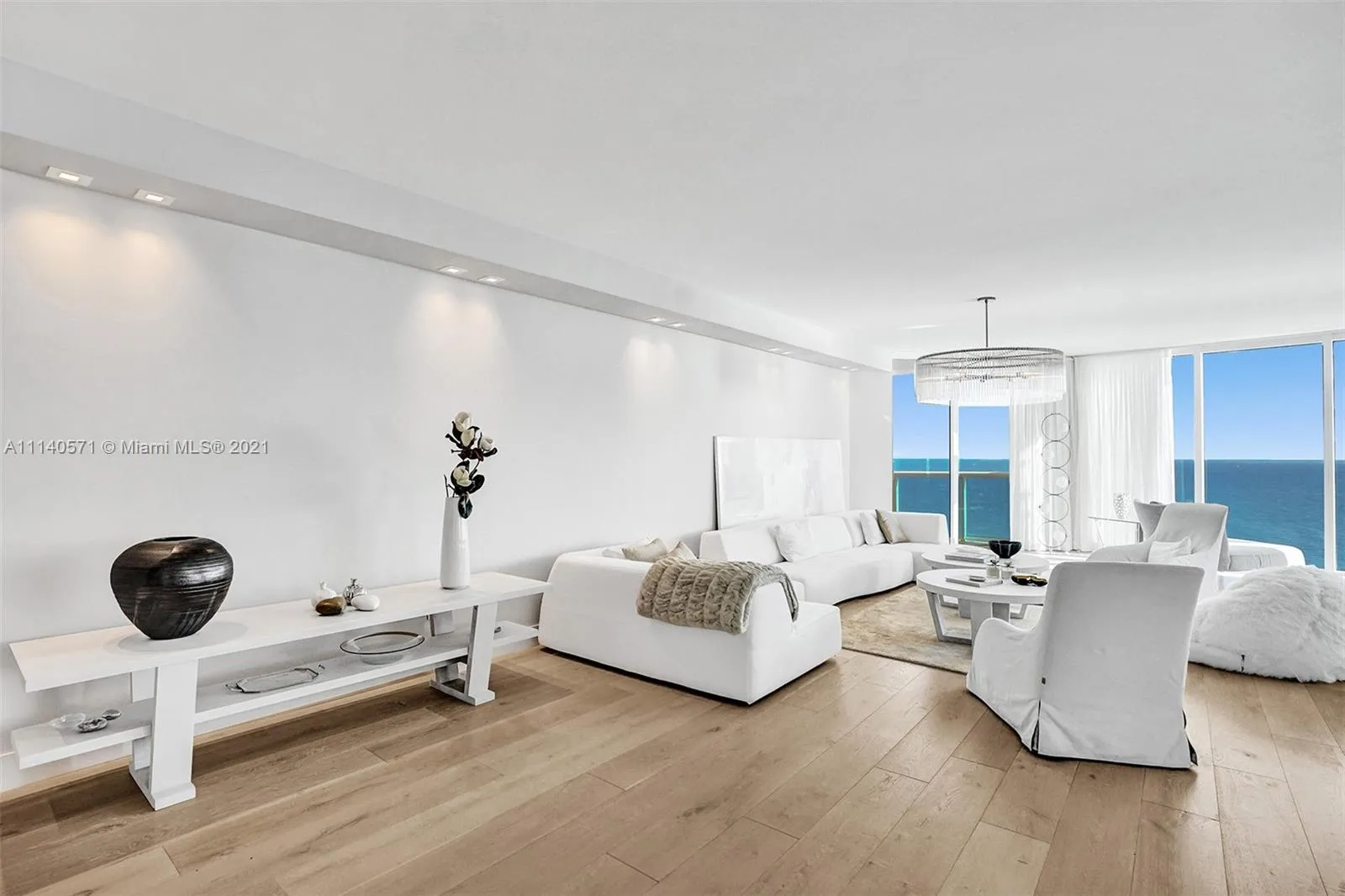 2711 S Ocean Dr # 2102, Hollywood FL 33019