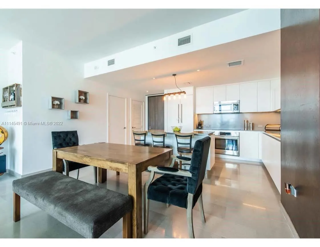 88 SW 7th St # 3707, Miami FL 33130