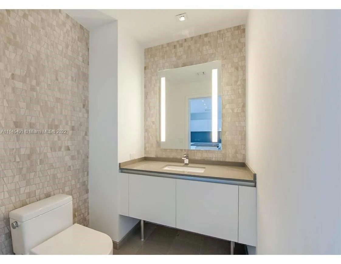 88 SW 7th St # 3707, Miami FL 33130