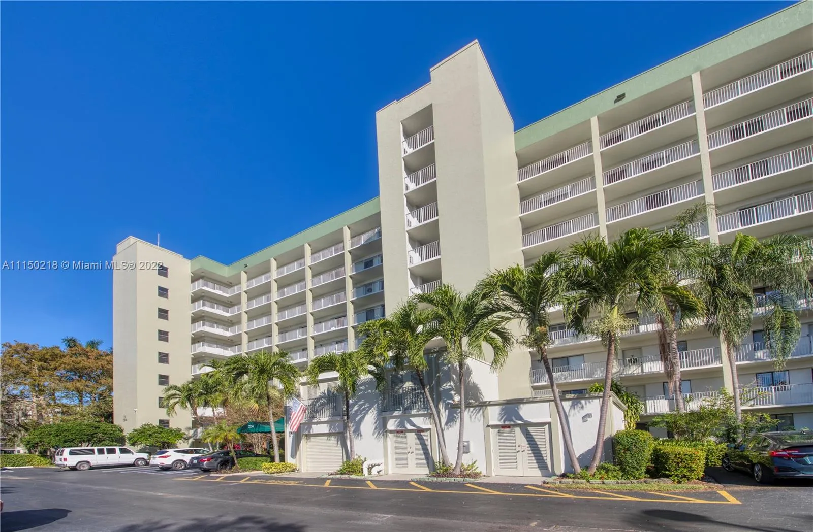 2334 S Cypress Bend Dr # 504, Pompano Beach FL 33069