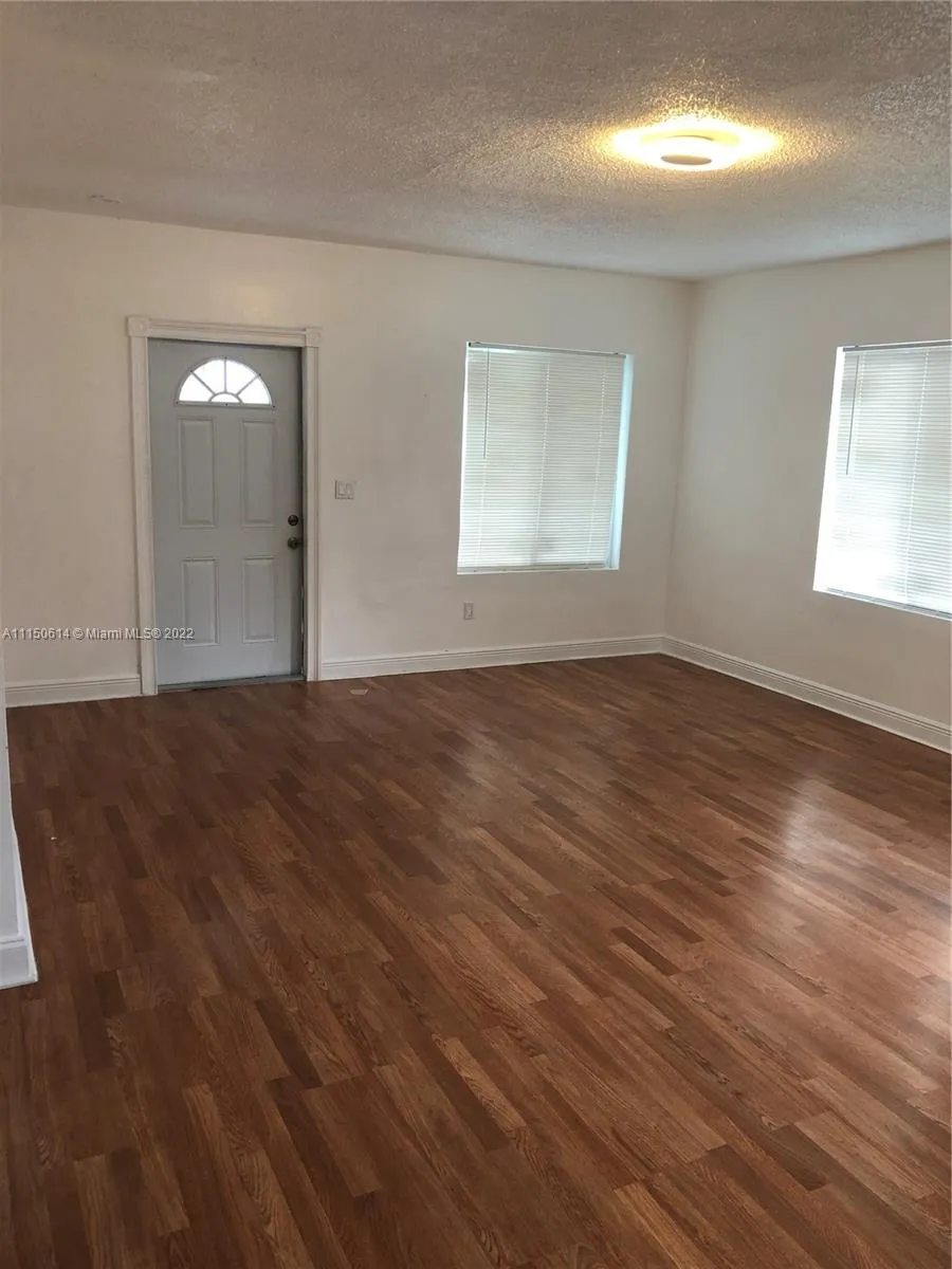 110 NE 9th Ct, Homestead FL 33030