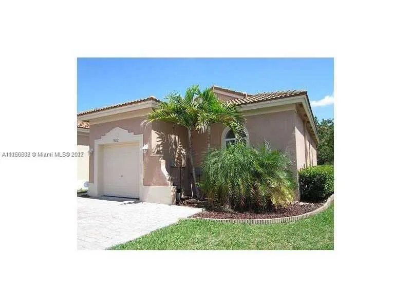 3 bedroom 2 bath for sale at 982 NE 37th Pl, Homestead FL 33033