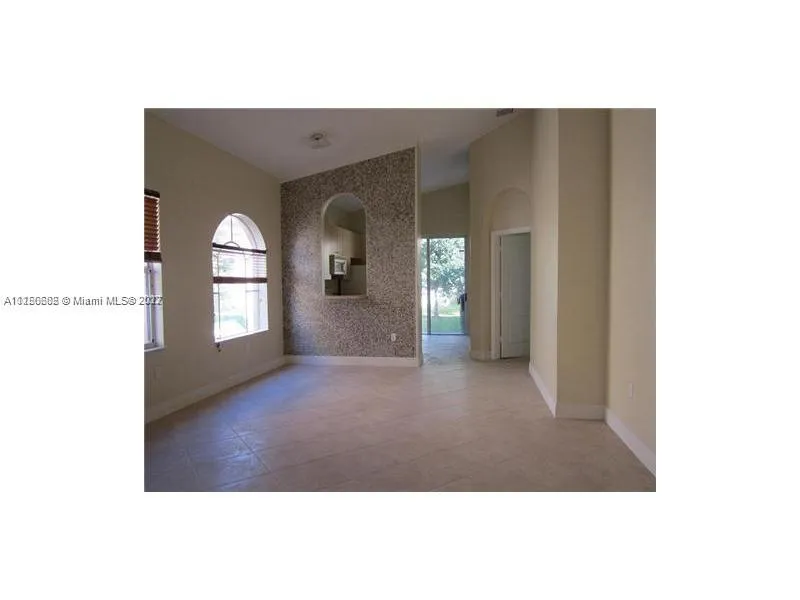 982 NE 37th Pl, Homestead FL 33033