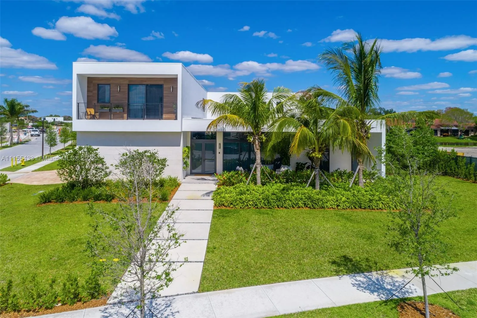 6 bedroom 6 bath for sale at 16661 Sunset Way, Weston FL 33326