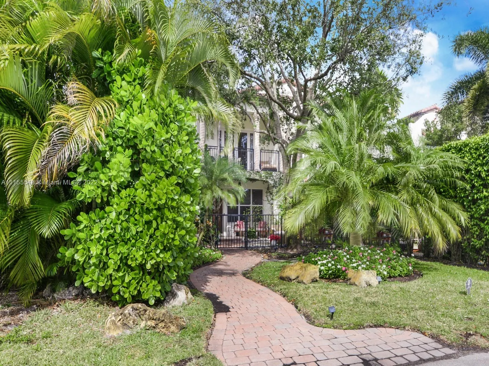 3 bedroom 2 bath for sale at 605 SW 10th St, Fort Lauderdale FL 33315