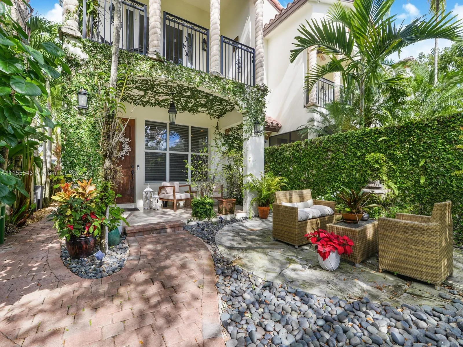 605 SW 10th St, Fort Lauderdale FL 33315