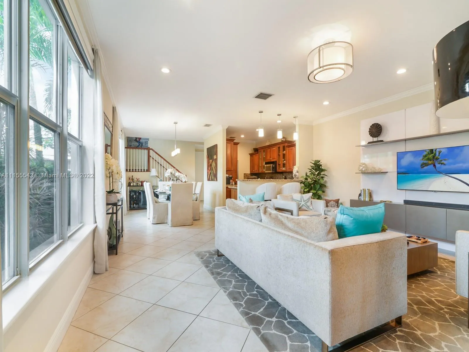 605 SW 10th St, Fort Lauderdale FL 33315