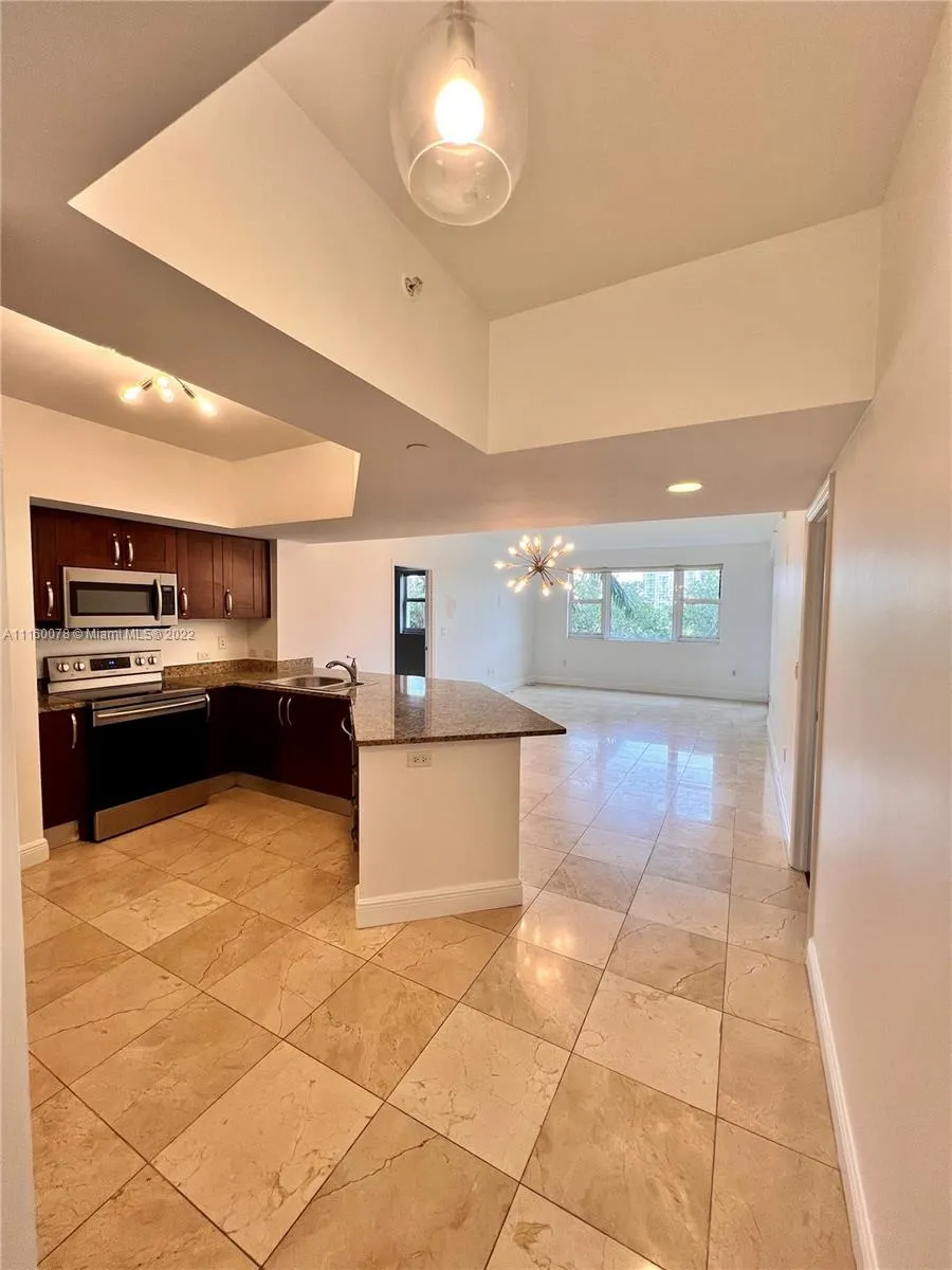 20000 E Country Club Dr # 314, Aventura FL 33180