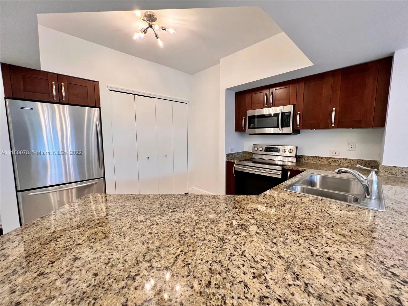 20000 E Country Club Dr # 314, Aventura FL 33180