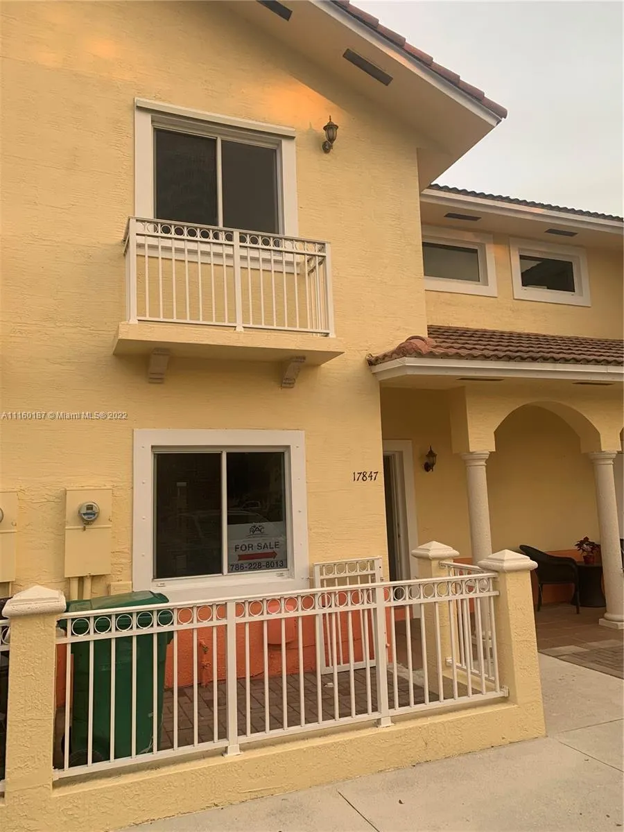 17847 NW 74th Path, Hialeah FL 33015