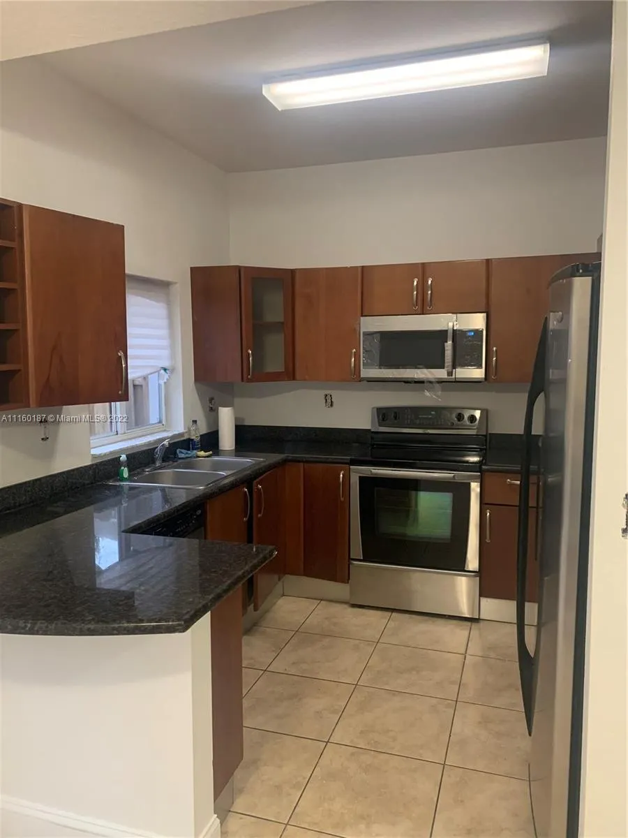 17847 NW 74th Path, Hialeah FL 33015