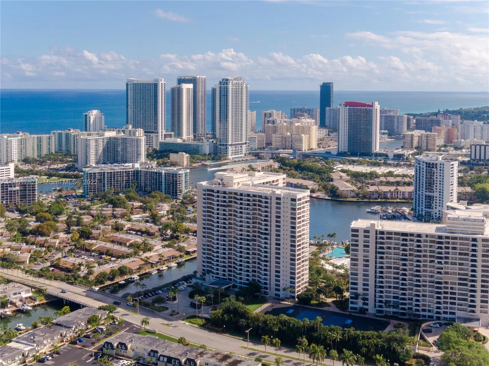 2500 PARKVIEW DR # 417, Hallandale Beach FL 33009