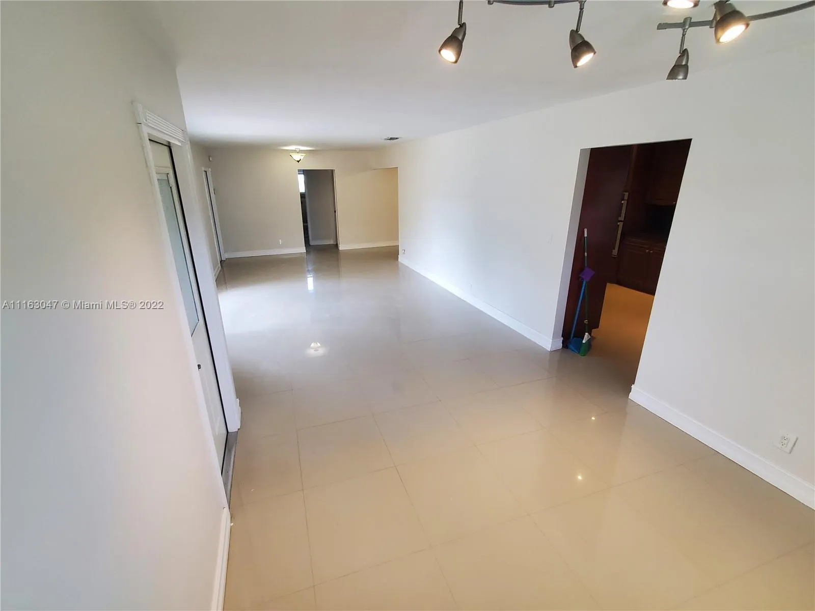 9430 NW 18th St, Pembroke Pines FL 33024