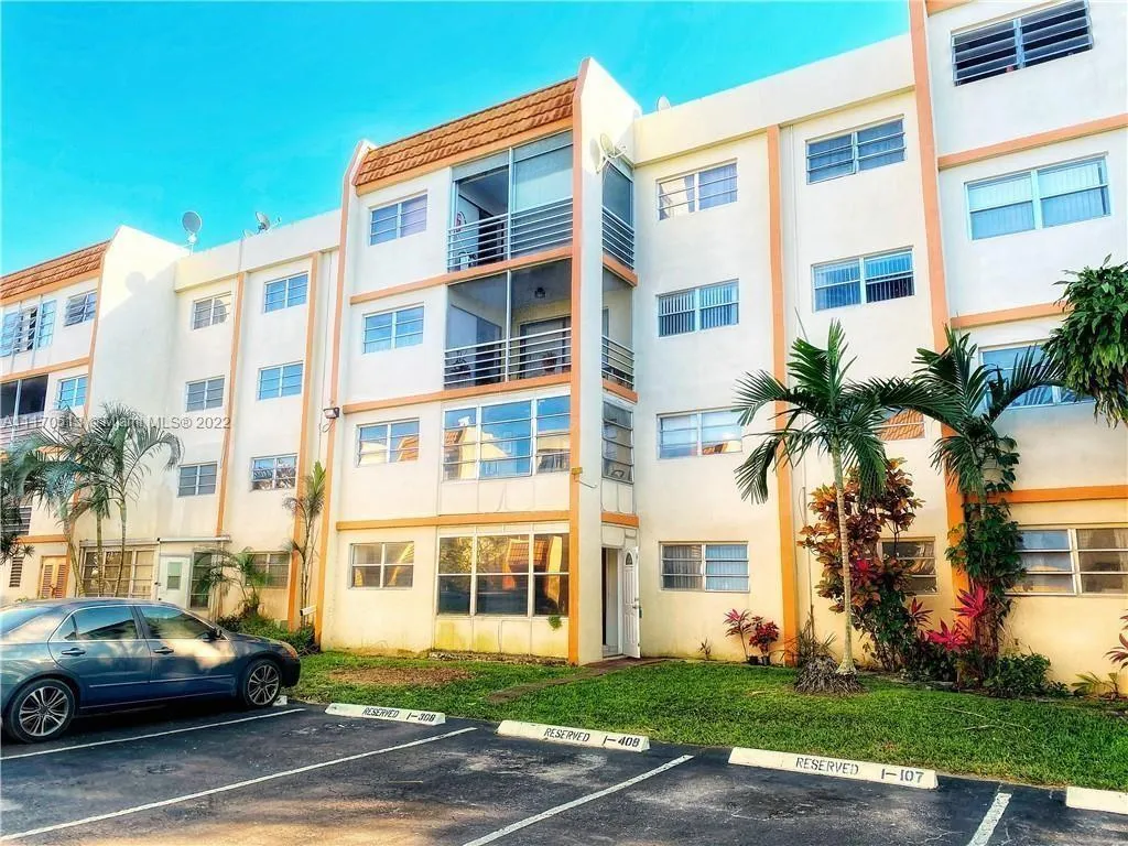 1 bedroom 1 bath for sale at 2201 NW 41st Ave # 108, Lauderhill FL 33313