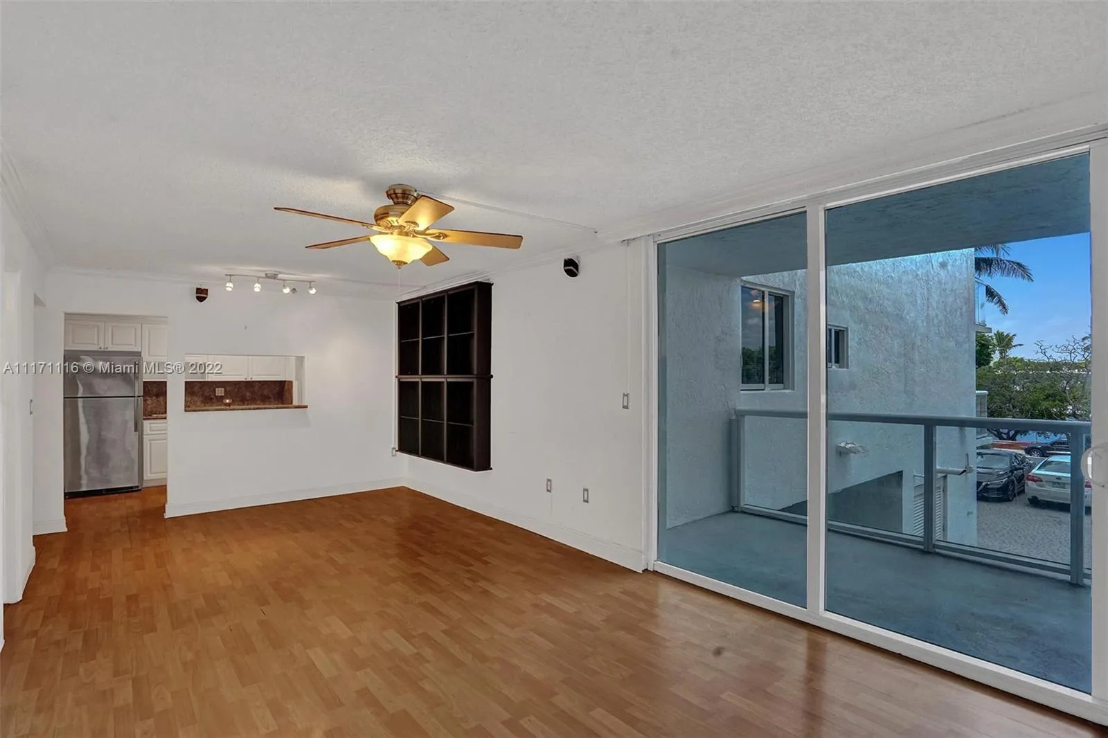 2457 Collins Ave # 202, Miami Beach FL 33140