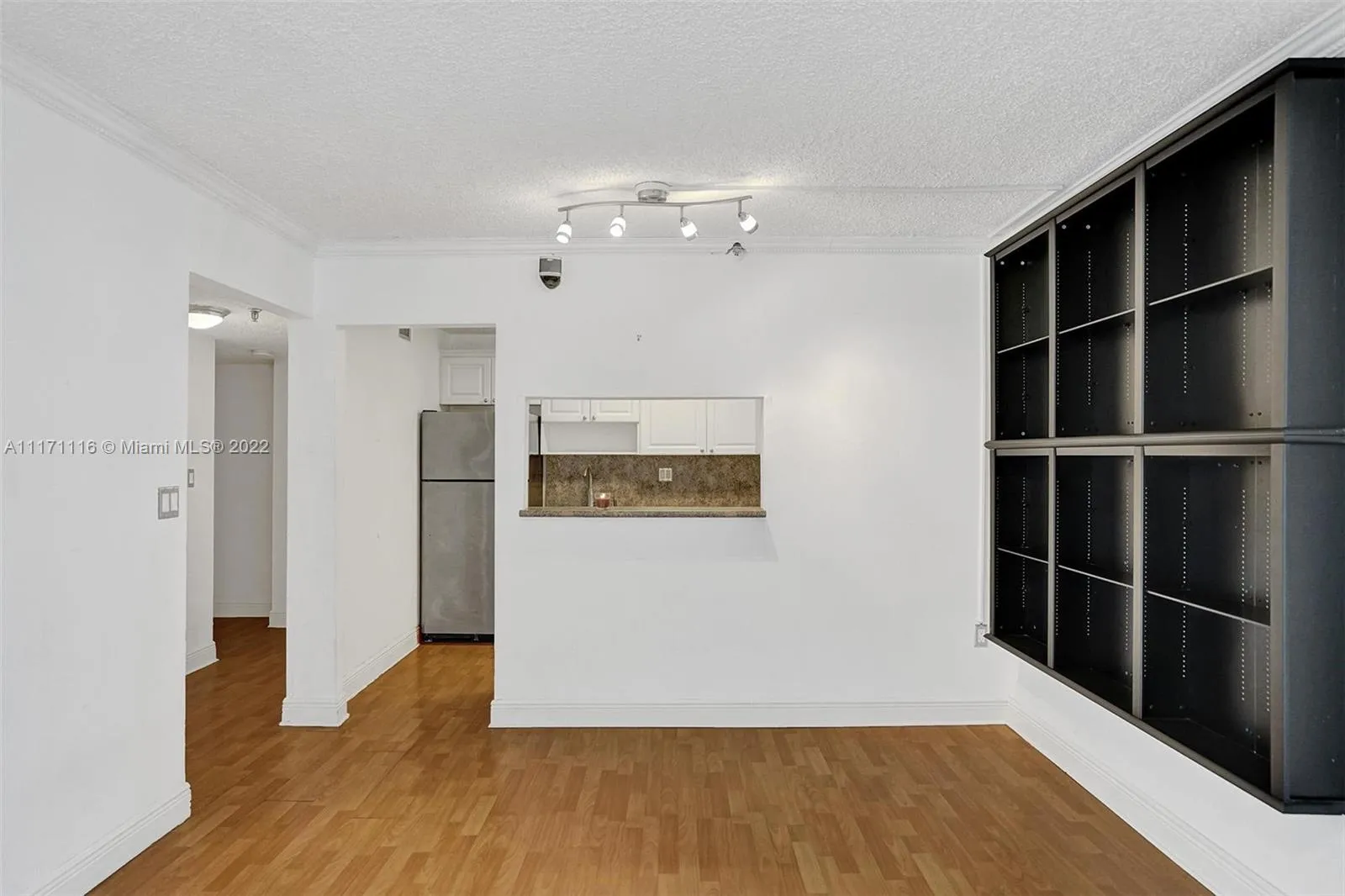 2457 Collins Ave # 202, Miami Beach FL 33140