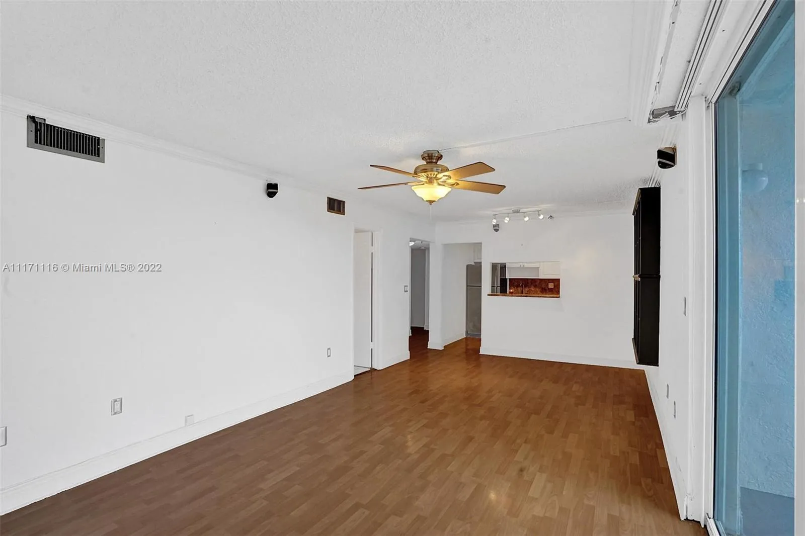 2457 Collins Ave # 202, Miami Beach FL 33140