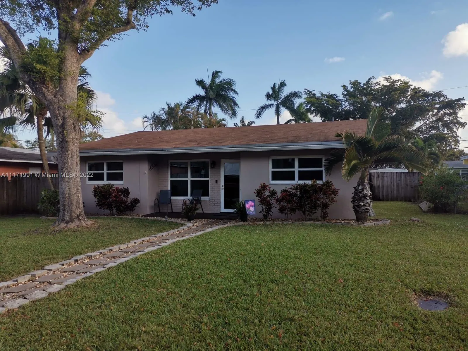 4 bedroom 2 bath for sale at 4330 SW 34th Ln, Dania Beach FL 33312