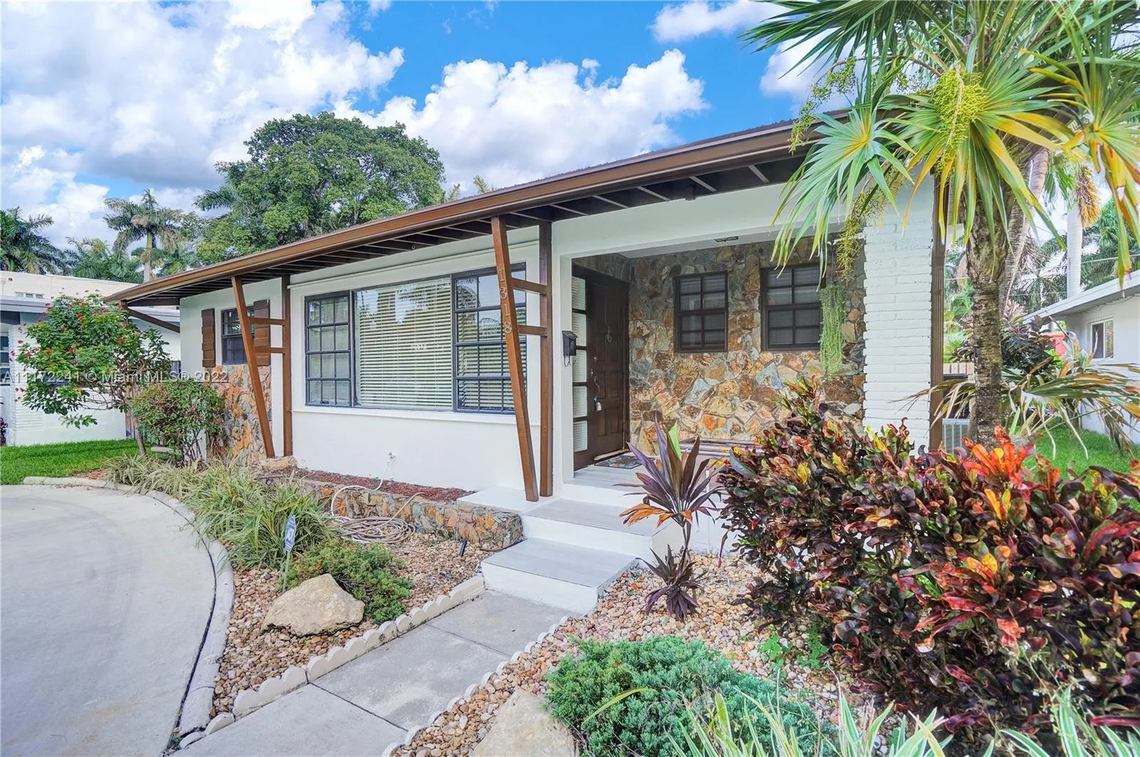 1318 Tyler St, Hollywood FL 33019