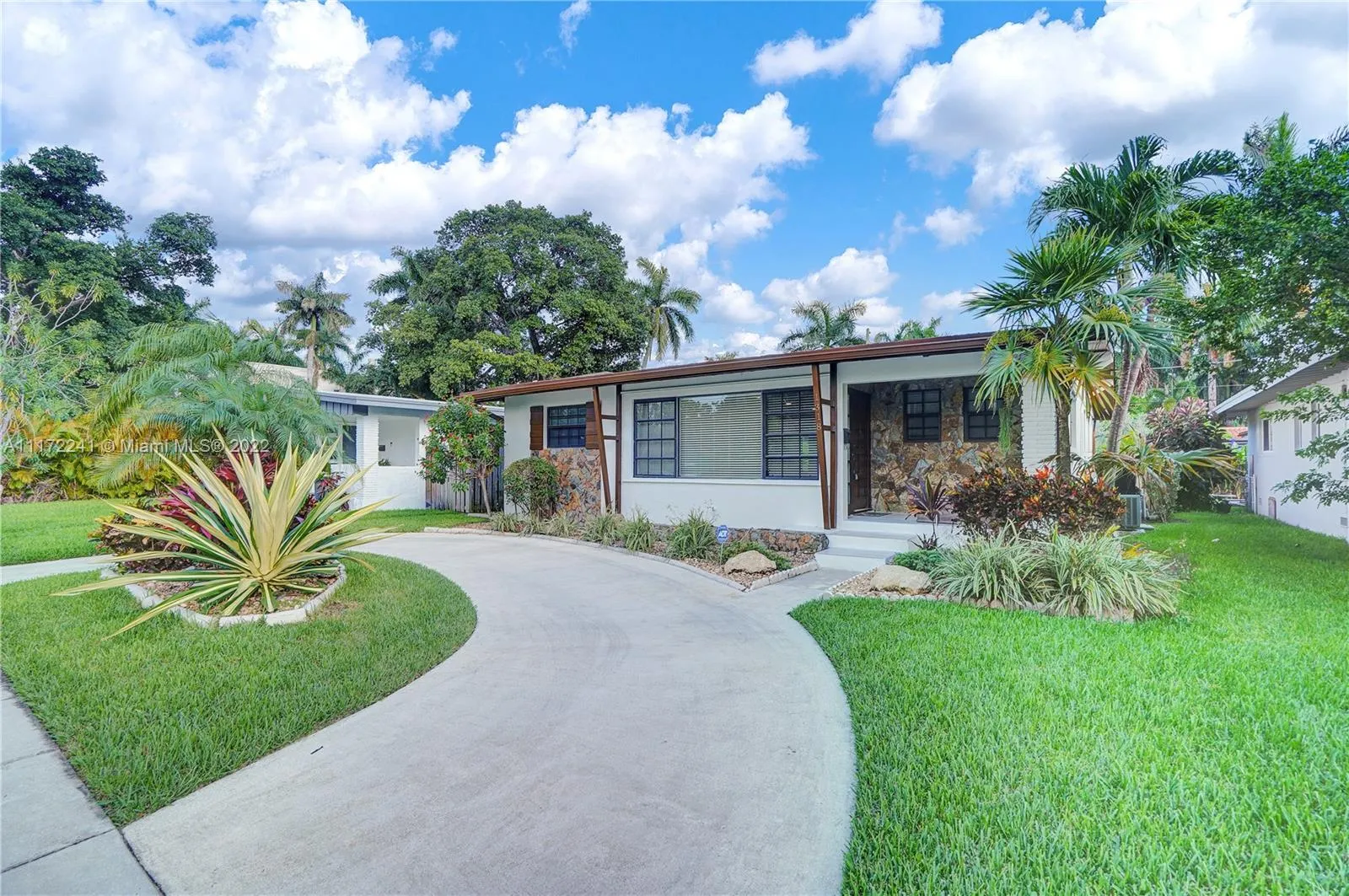 1318 Tyler St, Hollywood FL 33019