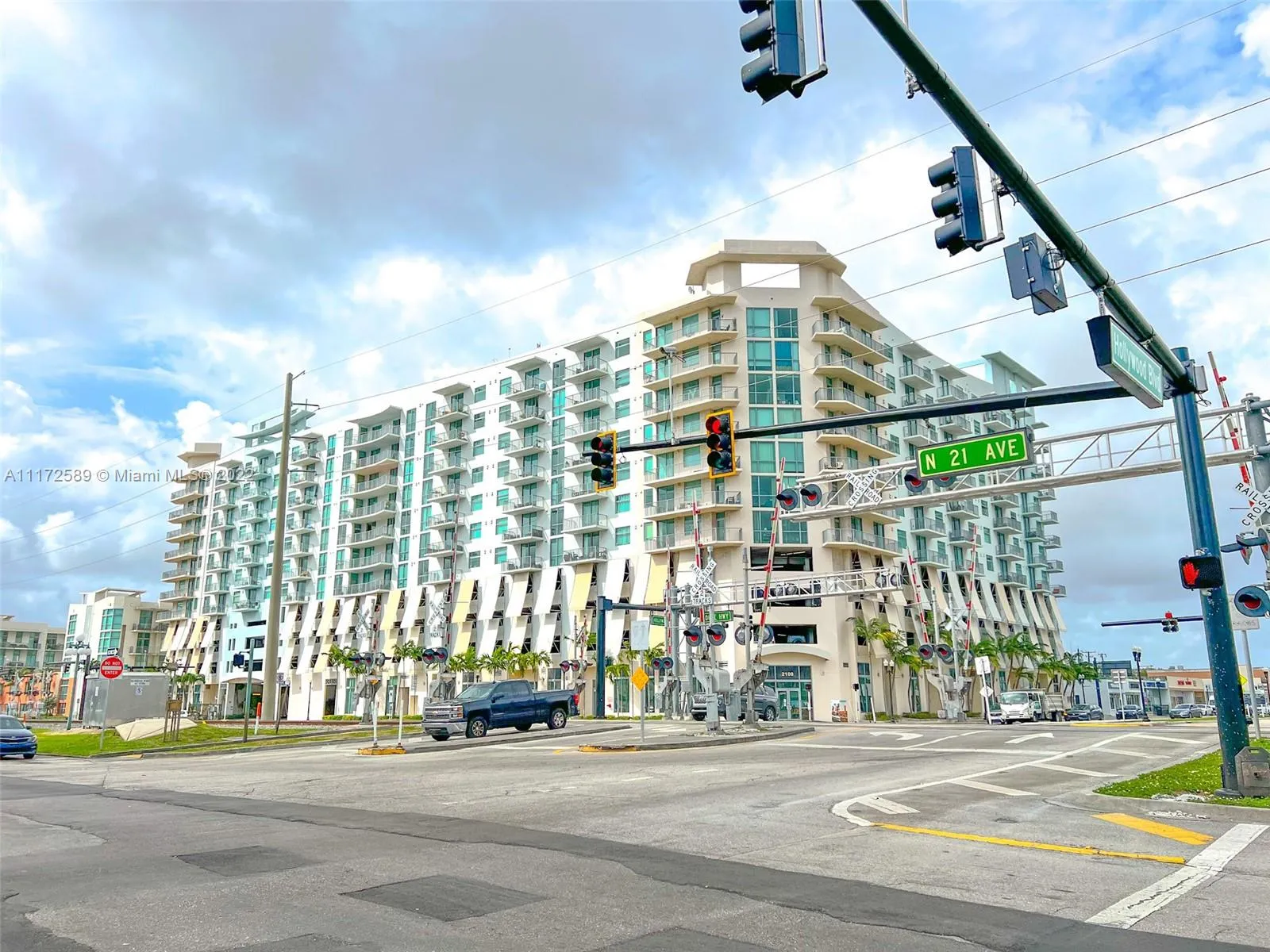 2 bedroom 2 bath for sale at 140 S Dixie Hwy # 803, Hollywood FL 33020