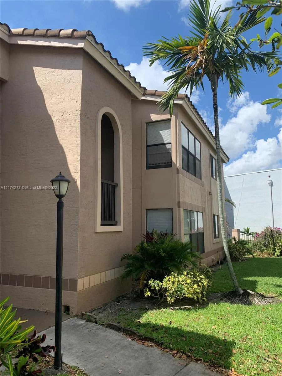 2 bedroom 2 bath for sale at 2796 S University Dr # 2208, Davie FL 33328