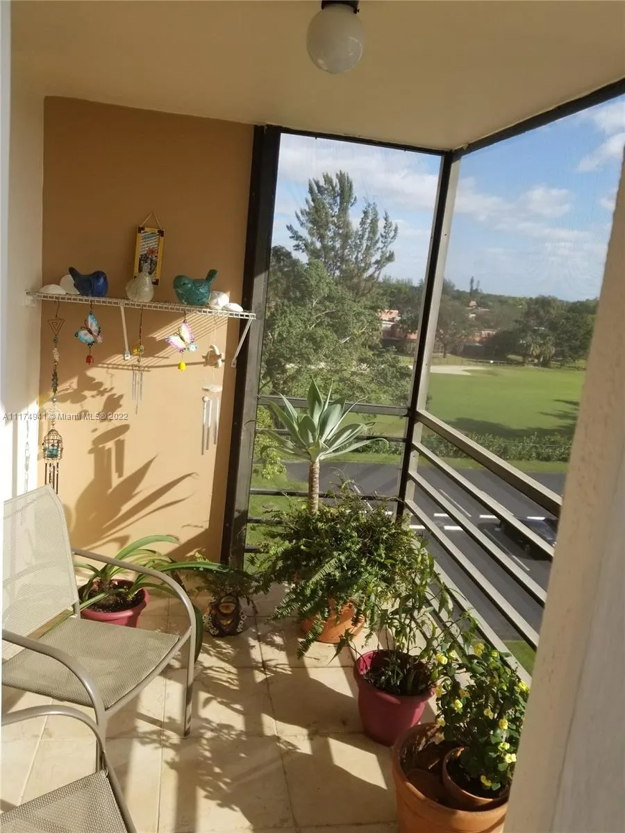 900 Saint Charles Pl # 513, Pembroke Pines FL 33026
