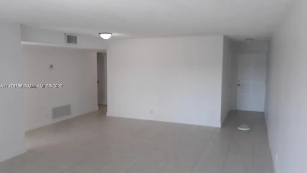 2 bedroom 2 bath for sale at 5900 NW 17th Pl # 109, Sunrise FL 33313
