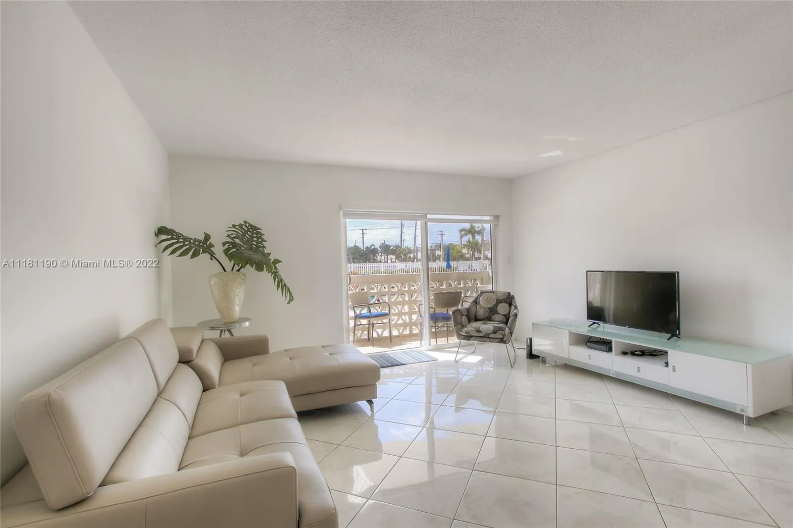 1901 S Ocean Dr # 104, Hollywood FL 33019