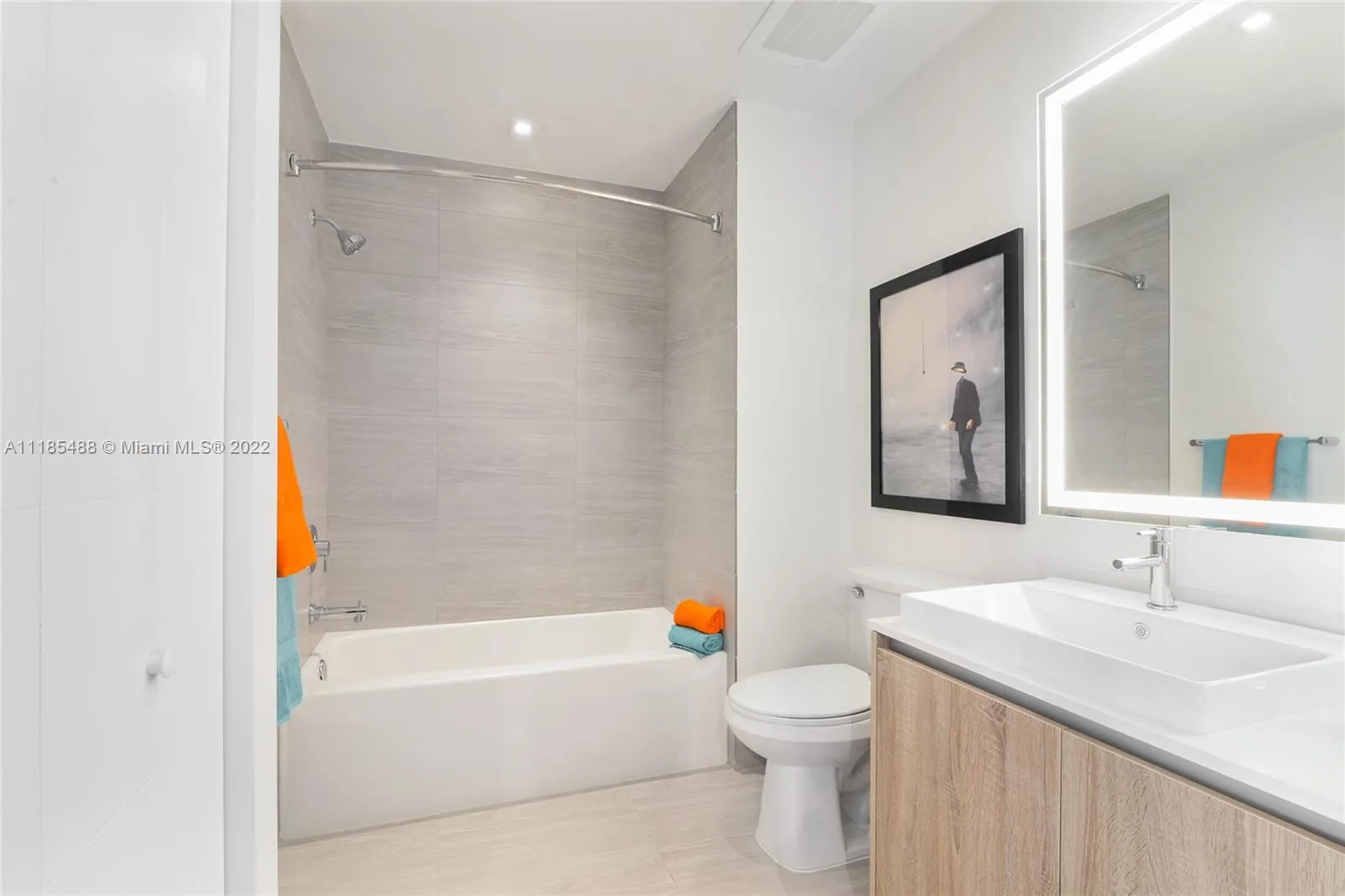 2960 NE 207th St # 1102, Aventura FL 33180