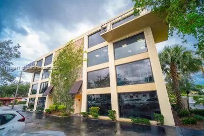 150 SE 12th St # 1, Fort Lauderdale FL 33316