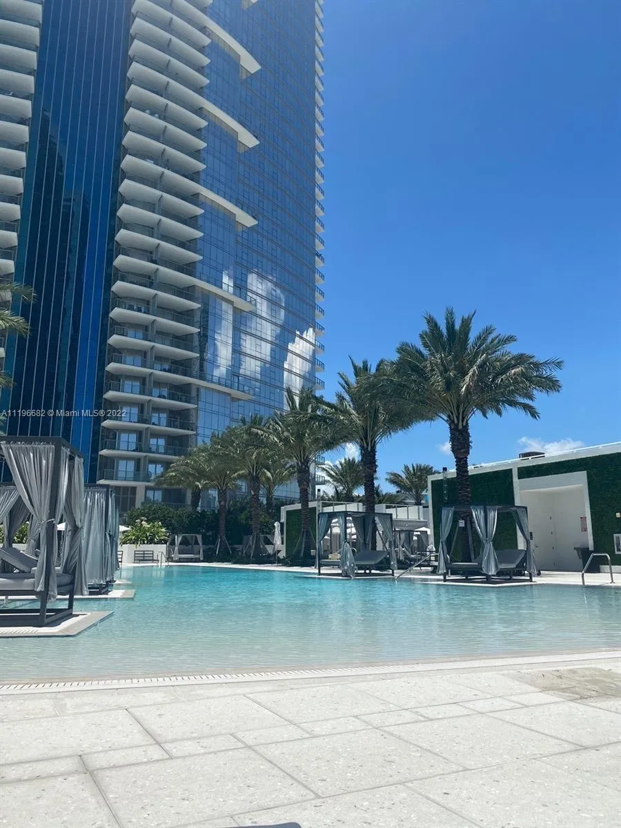 851 NE 1st Ave # 3707, Miami FL 33132